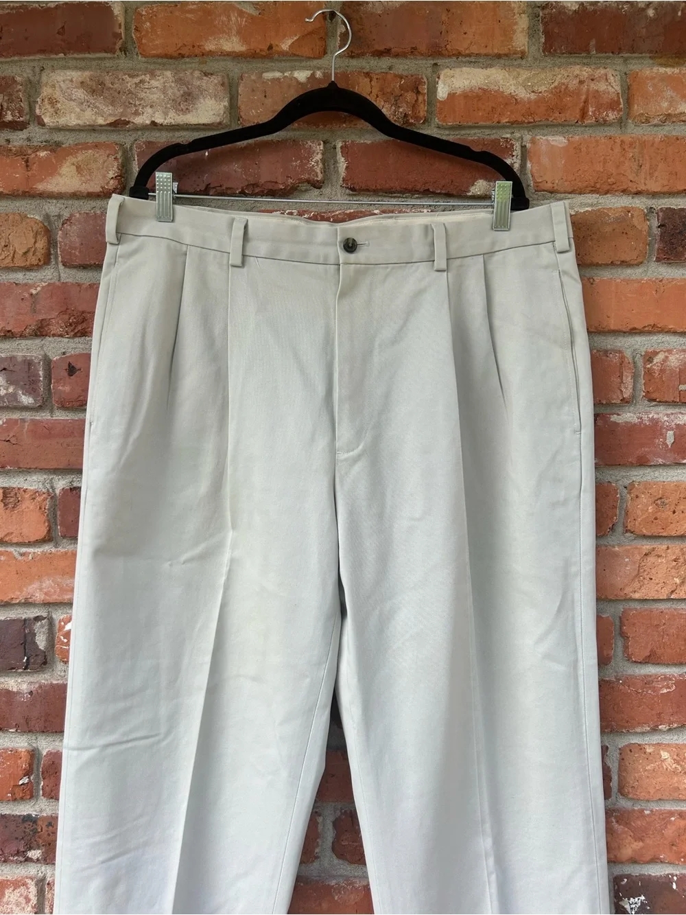 Brooks Brothers Men’s 346 Advantage Chino Elliot Pleated Front Khaki Pants 38/32